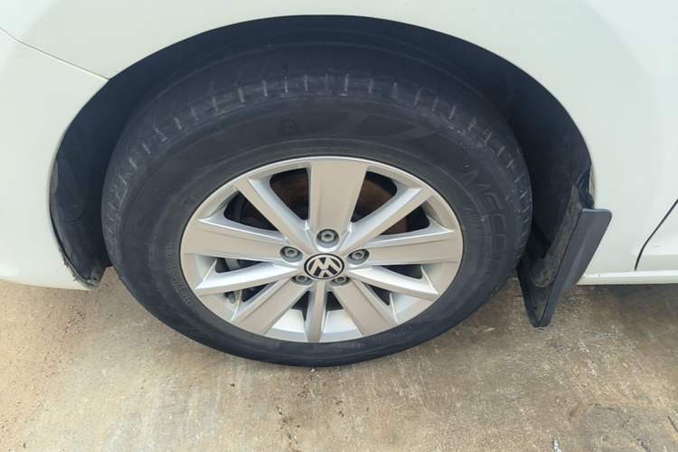 Used Volkswagen Santana 2019 1.5L Manual Fashion Edition China VI Standard Left Front Wheel Hub