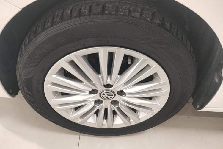 Used Volkswagen Santana 2019 1.5L Automatic Comfort Edition China VI Standard Left Front Wheel Hub