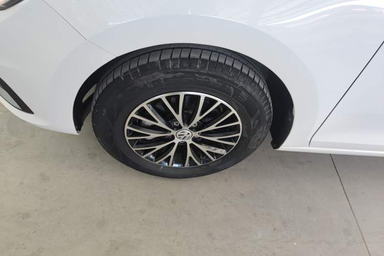 Used Volkswagen Santana 2019 1.5L Manual Fashion Edition China VI Standard Left Front Wheel Hub
