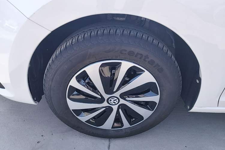 Used Volkswagen Santana 2019 1.5L Manual Fashion Edition China VI Standard Left Front Wheel Hub