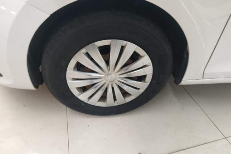 Used Volkswagen Santana 2019 1.5L Manual Fashion Edition China VI Standard Left Front Wheel Hub