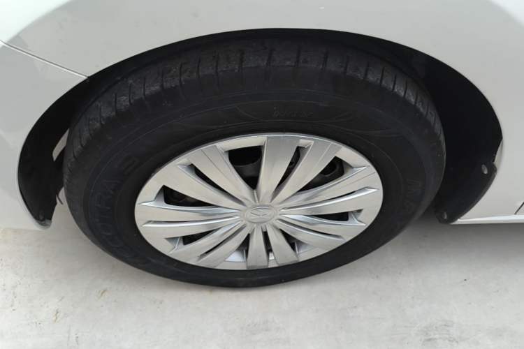 Used Volkswagen Santana 2019 1.5L Manual Fashion Edition China VI Standard Left Front Wheel Hub
