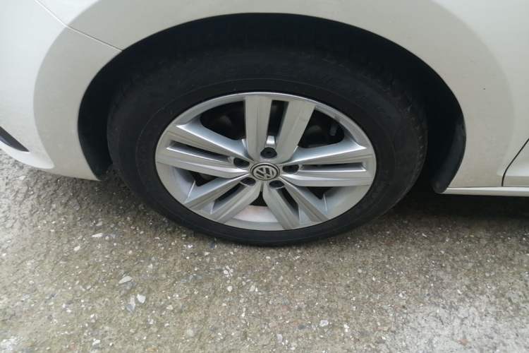 Used Volkswagen Santana 2019 Haona 1.5L Automatic Fashion Edition China VI Standard Left Front Wheel Hub