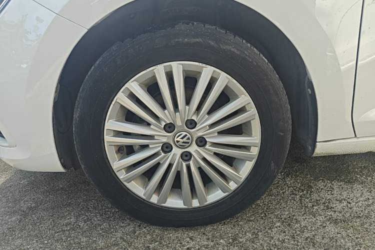 Used Volkswagen Santana 2019 1.5L Manual Comfort Edition China VI Standard Left Front Wheel Hub