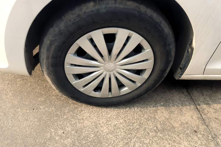 Used Volkswagen Santana 2019 1.5L Manual Fashion Edition China VI Standard Left Front Wheel Hub