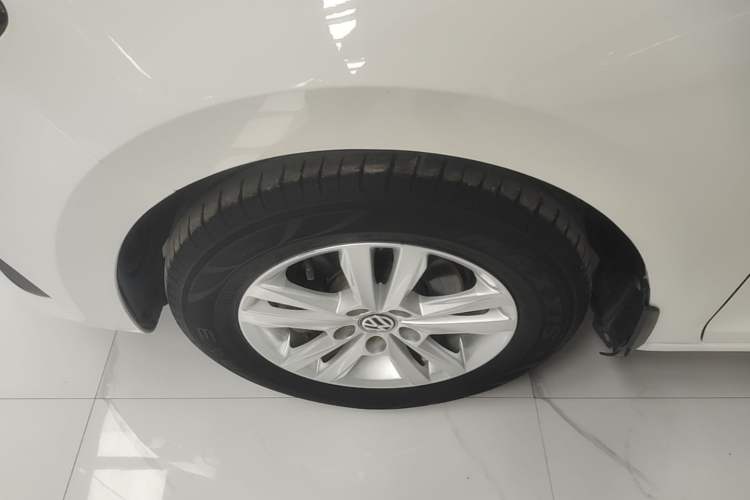 Used Volkswagen Santana 2019 1.5L Manual Fashion Edition China VI Standard Left Front Wheel Hub
