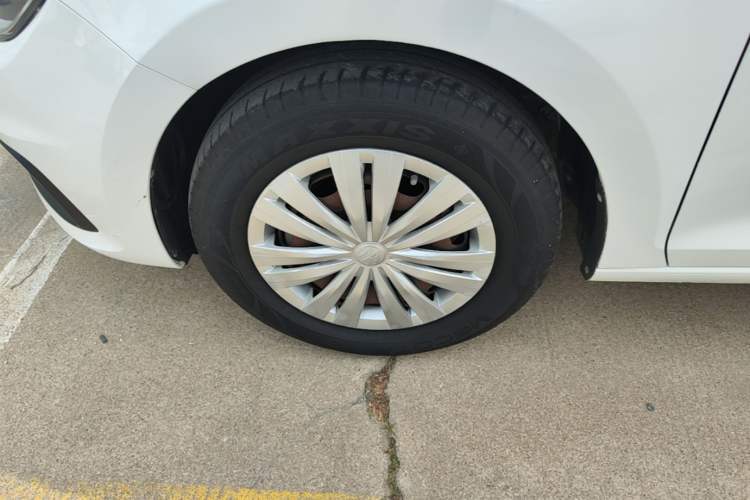 Used Volkswagen Santana 2019 1.5L Manual Fashion Edition China VI Standard Left Front Wheel Hub
