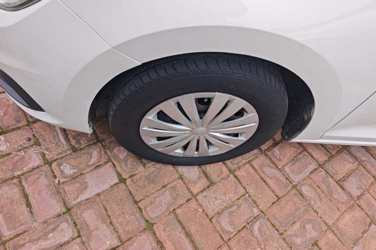 Used Volkswagen Santana 2019 1.5L Automatic Fashion Edition China VI Left Front Wheel Hub