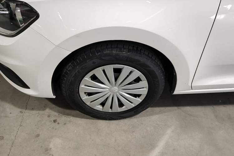 Used Volkswagen Santana 2019 1.5L Manual Fashion Edition China VI Standard Left Front Wheel Hub