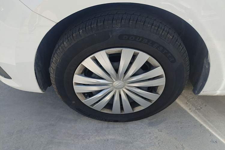Used Volkswagen Santana 2019 1.5L Manual Fashion Edition China VI Standard Left Front Wheel Hub