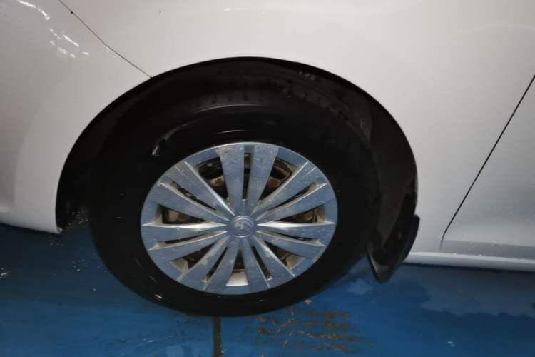 Used Volkswagen Santana 2019 1.5L Manual Fashion Edition China VI Standard Left Front Wheel Hub