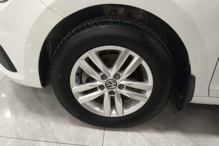 Used Volkswagen Santana 2019 1.5L Manual Fashion Edition China VI Standard Left Front Wheel Hub
