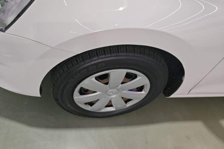 Used Volkswagen Santana 2019 1.5L Manual Fashion Edition China VI Standard Left Front Wheel Hub
