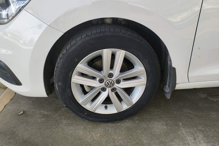 Used Volkswagen Santana 2019 Haona 1.5L Automatic Fashion Edition China VI Standard Left Front Wheel Hub