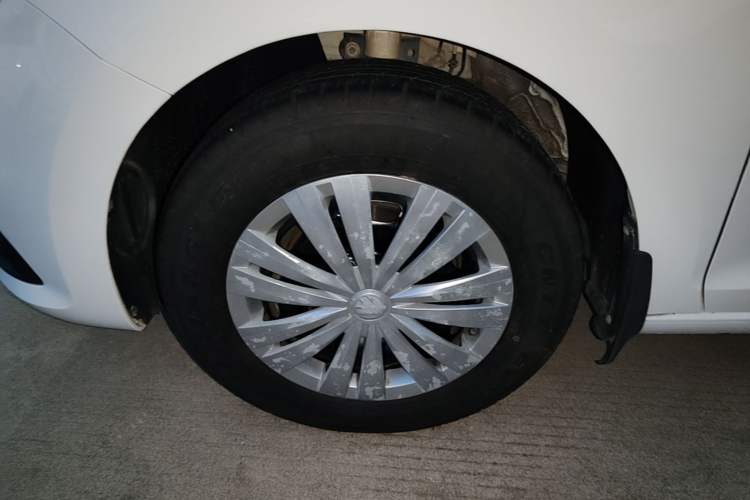 Used Volkswagen Santana 2019 1.5L Manual Fashion Edition China VI Standard Left Front Wheel Hub