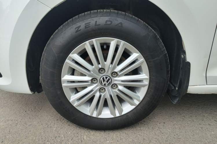 Used Volkswagen Santana 2019 1.5L Manual Fashion Edition China VI Standard Left Front Wheel Hub
