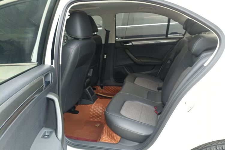 Used Volkswagen Santana 2019 1.5L Manual Comfort Edition China VI Standard Left Rear Seat