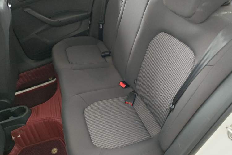 Used Volkswagen Santana 2019 1.5L Automatic Fashion Edition China VI Left Rear Seat