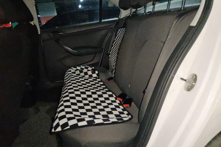 Used Volkswagen Santana 2019 1.5L Automatic Fashion Edition China VI Left Rear Seat
