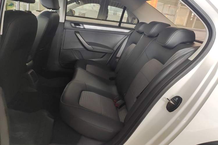 Used Volkswagen Santana 2019 1.5L Automatic Comfort Edition China VI Standard Left Rear Seat