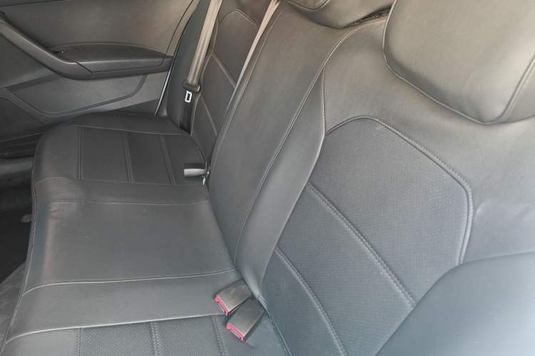 Used Volkswagen Santana 2019 1.5L Automatic Fashion Edition China VI Left Rear Seat