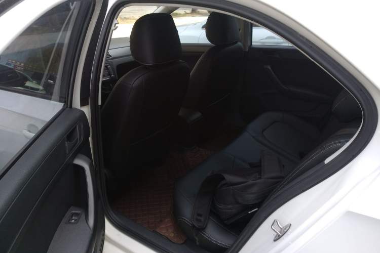 Used Volkswagen Santana 2019 1.5L Automatic Fashion Edition China VI Left Rear Seat