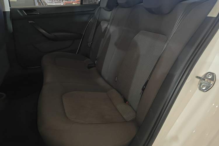 Used Volkswagen Santana 2019 1.5L Automatic Fashion Edition China VI Left Rear Seat