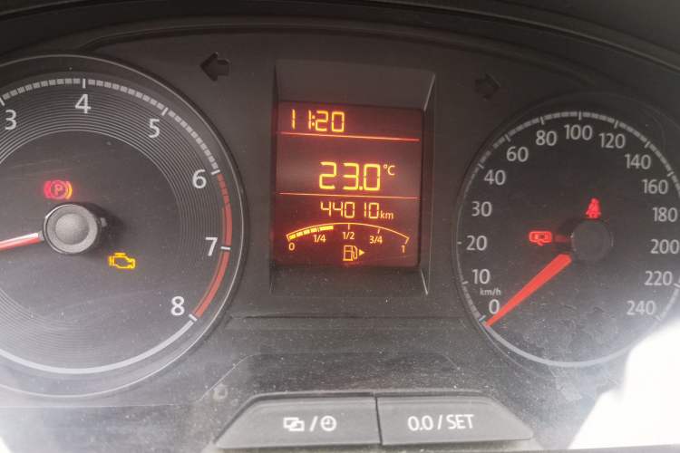 Used Volkswagen Santana 2019 1.5L Manual Fashion Edition China VI Standard Odometer Close Up