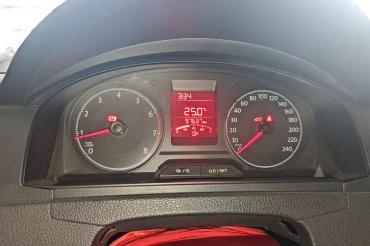 Used Volkswagen Santana 2019 1.5L Manual Fashion Edition China VI Standard Odometer Close Up