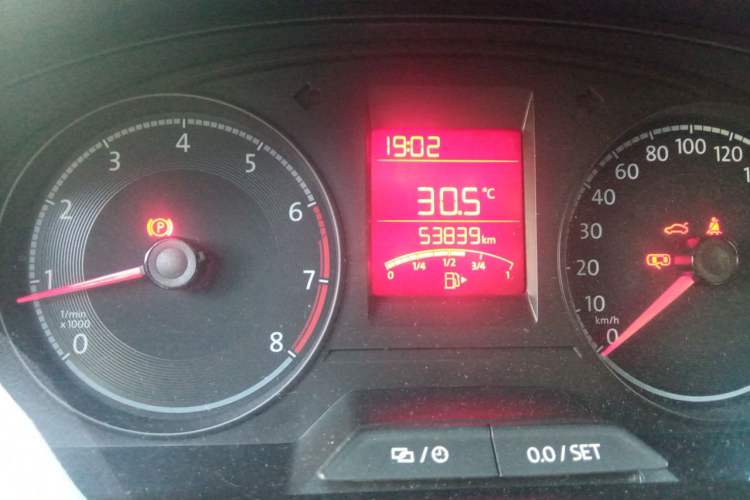 Used Volkswagen Santana 2019 1.5L Manual Fashion Edition China VI Standard Odometer Close Up