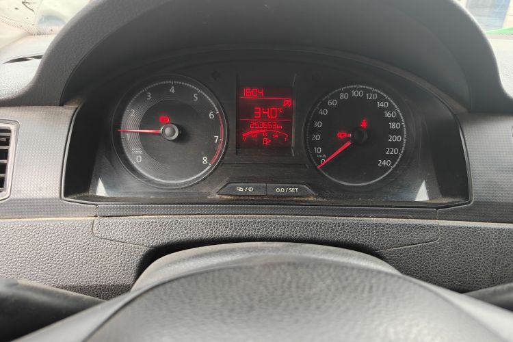 Used Volkswagen Santana 2019 1.5L Manual Fashion Edition China VI Standard Odometer Close Up