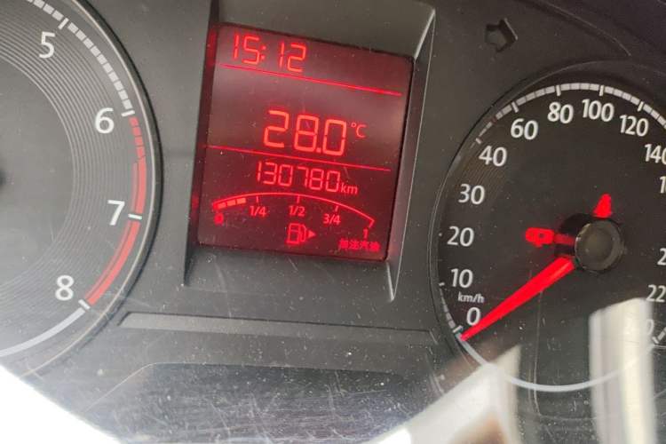 Used Volkswagen Santana 2019 1.5L Manual Fashion Edition China VI Standard Odometer Close Up