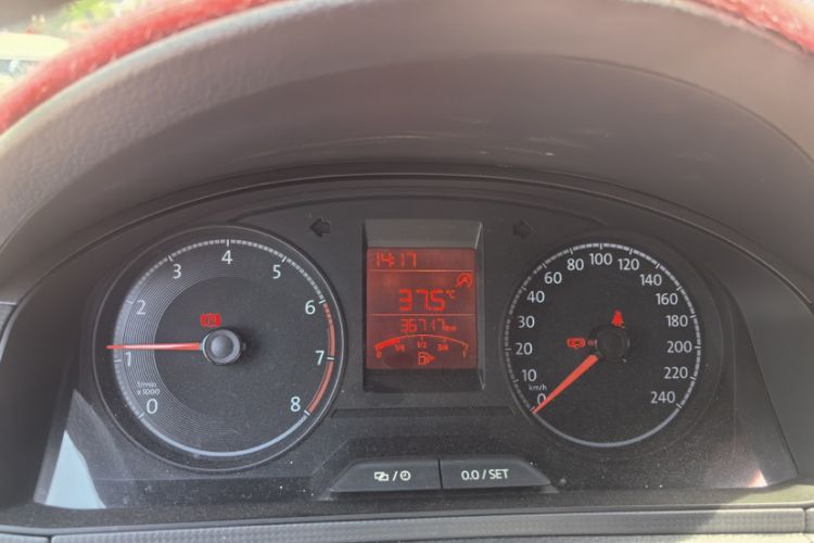 Used Volkswagen Santana 2019 1.5L Manual Fashion Edition China VI Standard Odometer Close Up