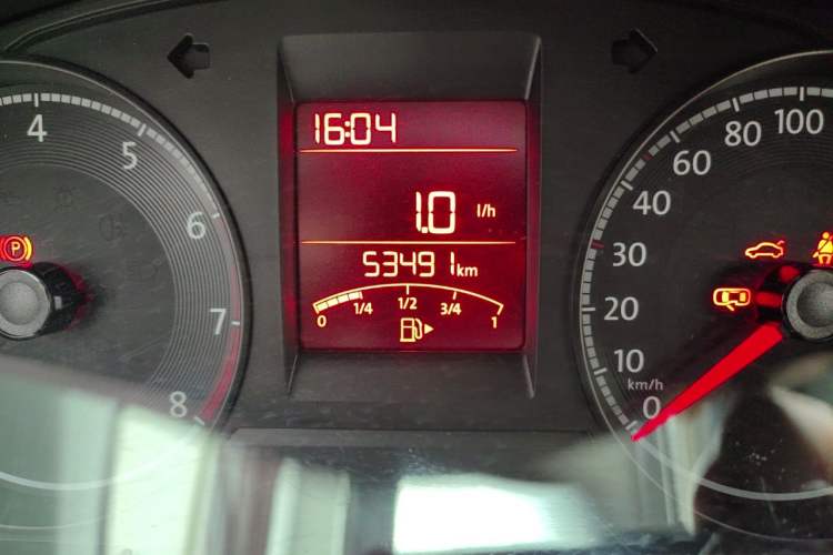 Used Volkswagen Santana 2019 1.5L Manual Comfort Edition China VI Standard Odometer Close Up
