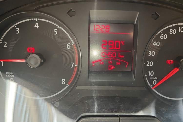 Used Volkswagen Santana 2019 1.5L Manual Fashion Edition China VI Standard Odometer Close Up