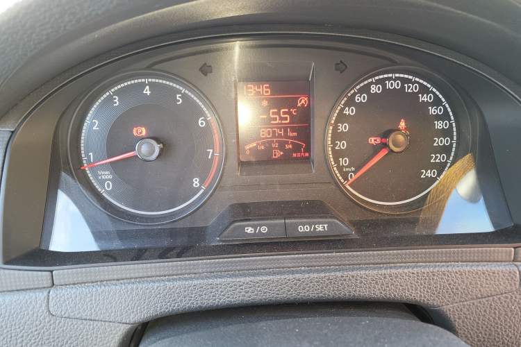 Used Volkswagen Santana 2019 1.5L Manual Fashion Edition China VI Standard Odometer Close Up