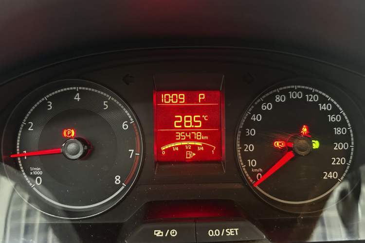 Used Volkswagen Santana 2019 1.5L Automatic Fashion Edition China VI Odometer Close Up