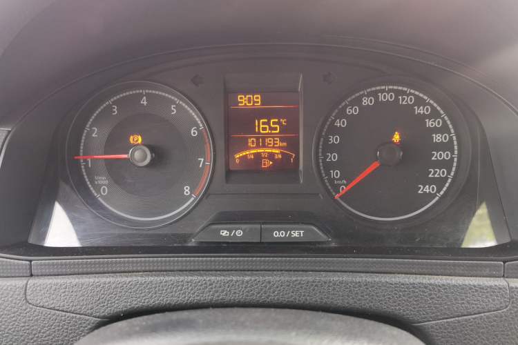 Used Volkswagen Santana 2019 1.5L Manual Fashion Edition China VI Standard Odometer Close Up
