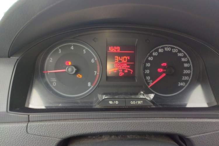 Used Volkswagen Santana 2019 1.5L Manual Fashion Edition China VI Standard Odometer Close Up