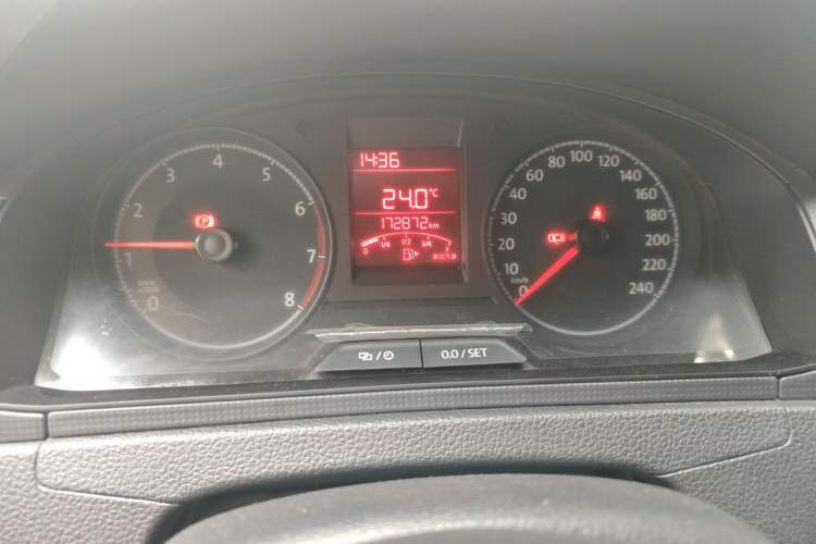 Used Volkswagen Santana 2019 1.5L Manual Fashion Edition China VI Standard Odometer Close Up