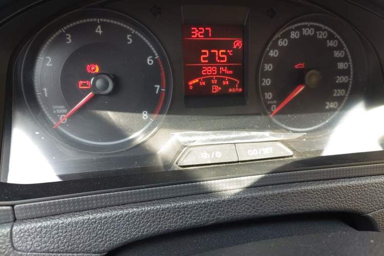 Used Volkswagen Santana 2019 1.5L Manual Fashion Edition China VI Standard Odometer Close Up