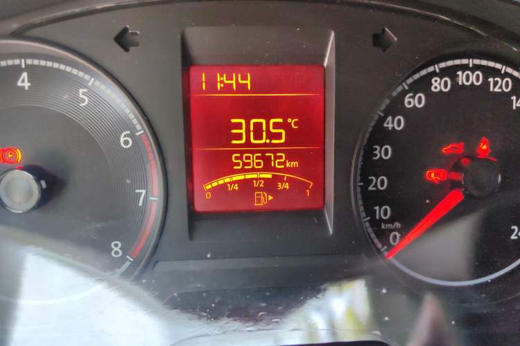 Used Volkswagen Santana 2019 1.5L Manual Fashion Edition China VI Standard Odometer Close Up