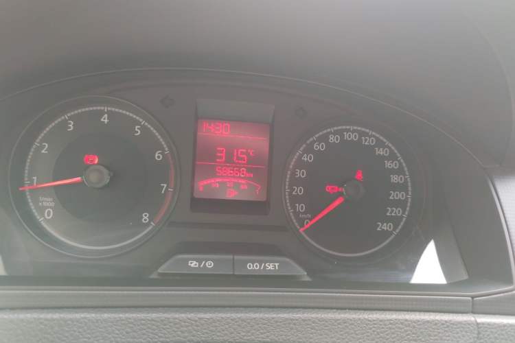 Used Volkswagen Santana 2019 1.5L Manual Fashion Edition China VI Standard Odometer Close Up