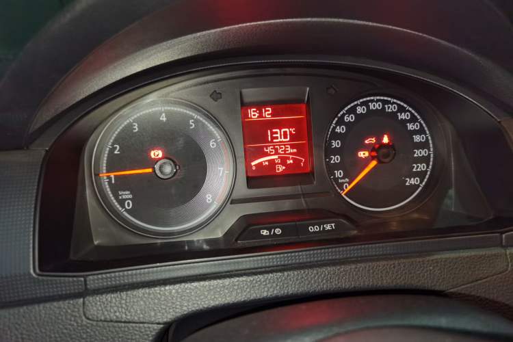 Used Volkswagen Santana 2019 1.5L Manual Fashion Edition China VI Standard Odometer Close Up