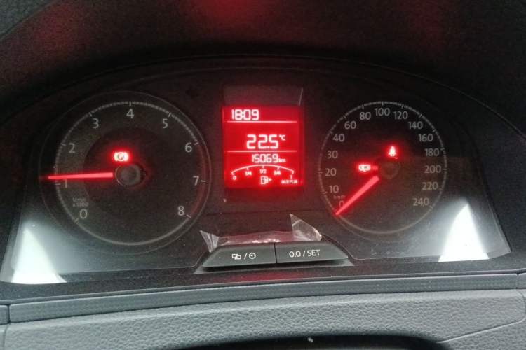 Used Volkswagen Santana 2019 1.5L Manual Fashion Edition China VI Standard Odometer Close Up