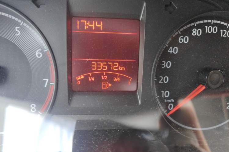 Used Volkswagen Santana 2019 1.5L Manual Fashion Edition China VI Standard Odometer Close Up