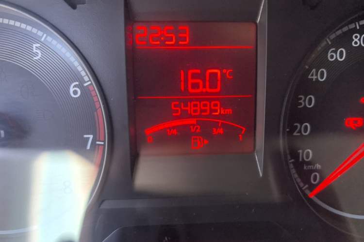 Used Volkswagen Santana 2019 1.5L Manual Fashion Edition China VI Standard Odometer Close Up