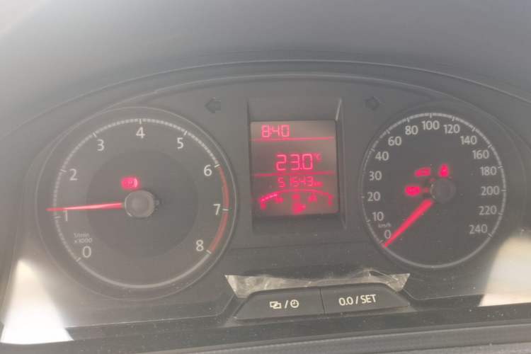 Used Volkswagen Santana 2019 1.5L Manual Fashion Edition China VI Standard Odometer Close Up