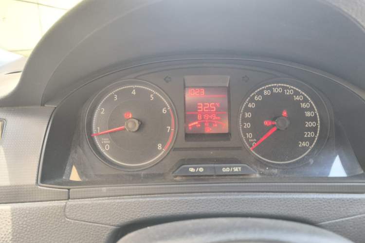 Used Volkswagen Santana 2019 1.5L Manual Fashion Edition China VI Standard Odometer Close Up