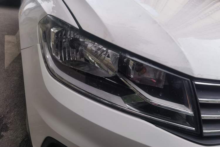 Used Volkswagen Santana 2019 1.5L Manual Fashion Edition China VI Standard Right Front Headlight